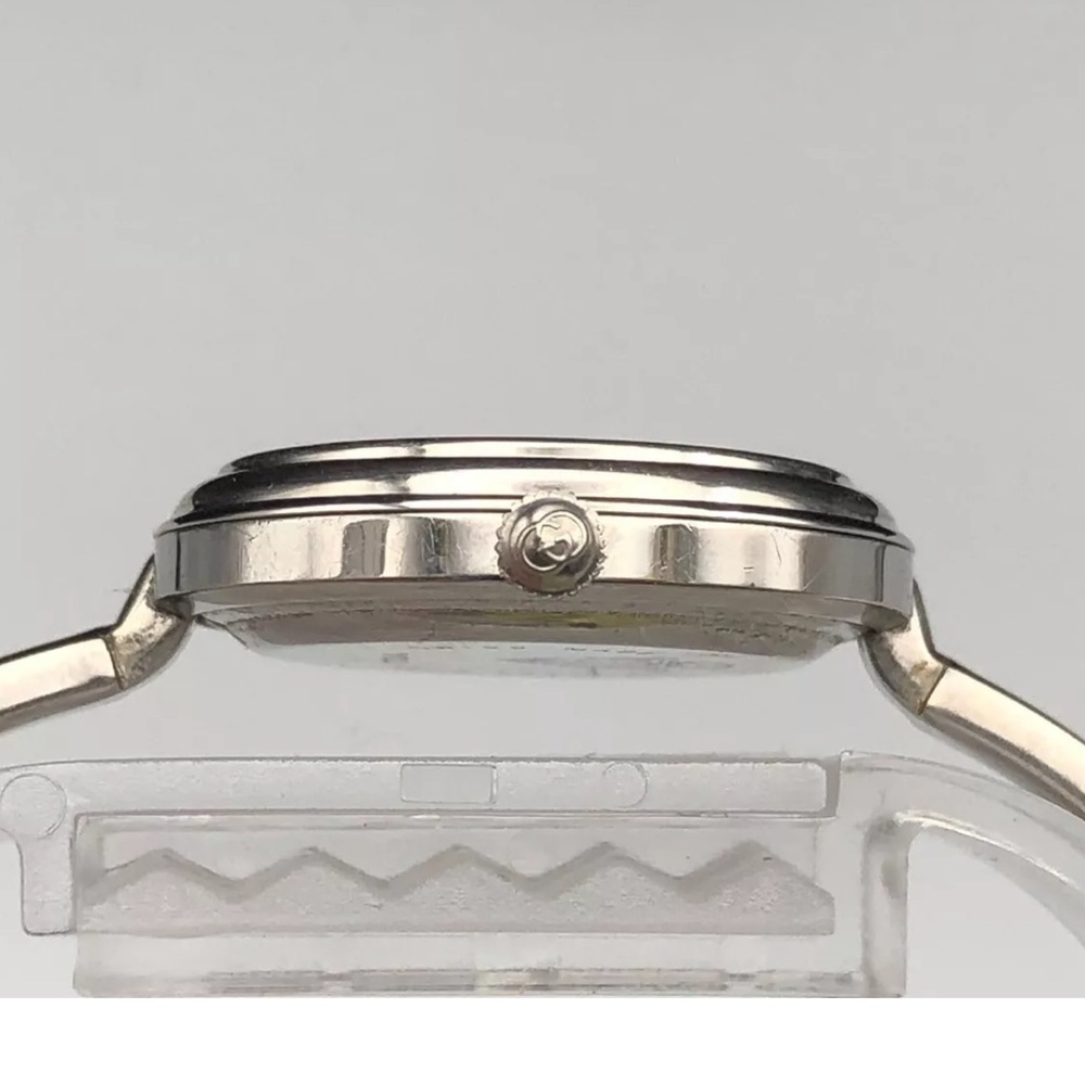 GUCCI Luxury Statement Watch Stunning ๐ - Picture 7 of 9